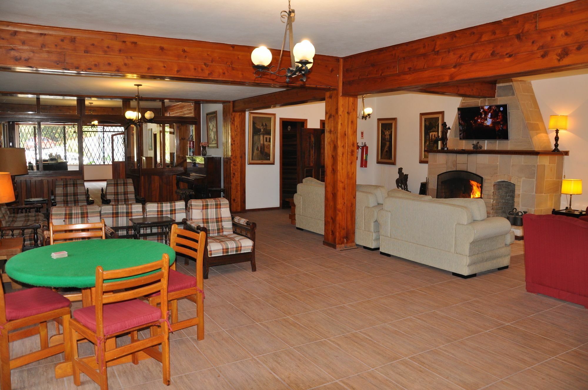 Hotel Vila Regina Campos do Jordão Kültér fotó